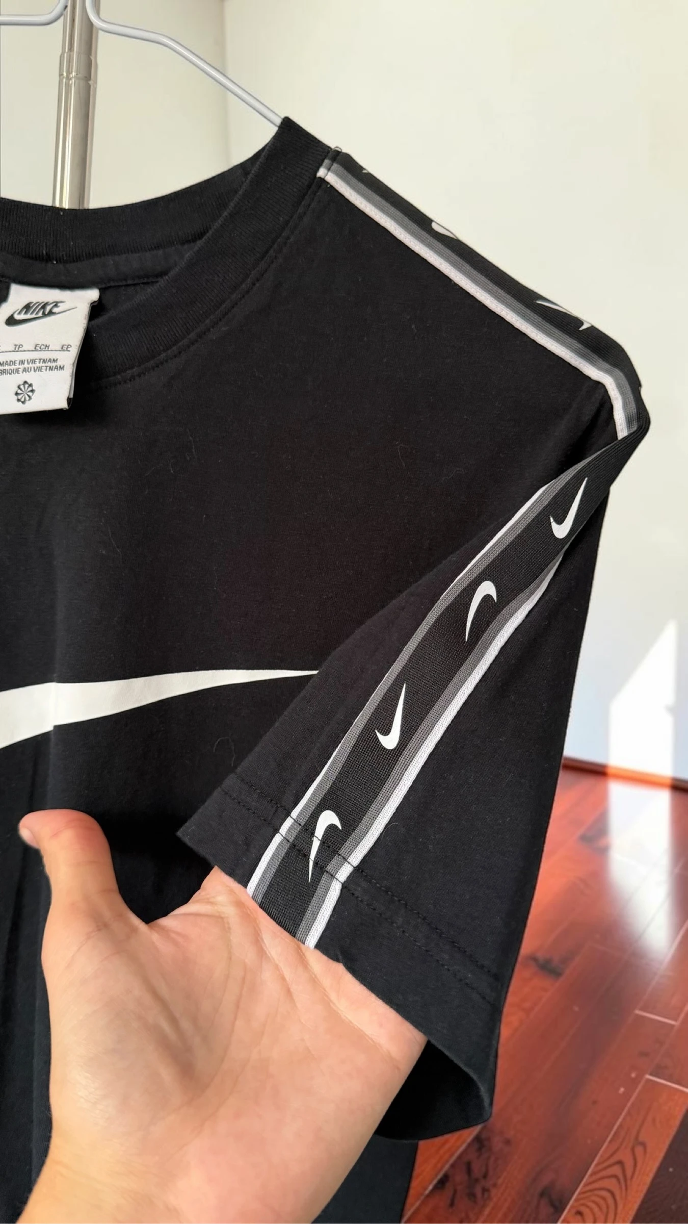 Camiseta Nike preta com logo grande tamanho PP – photo 7